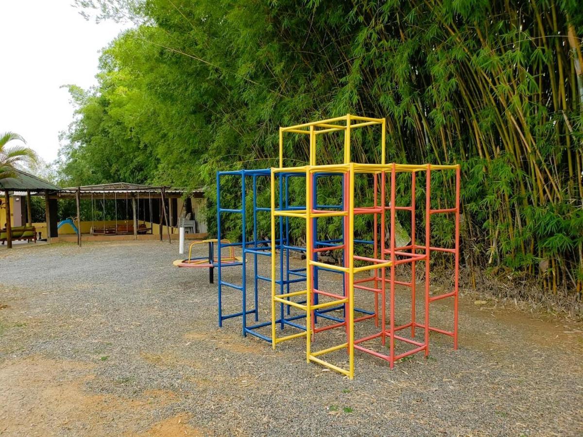 Chacara Charmosa Com Piscina, Campo De Futebol Βίλα Guaratinguetá Εξωτερικό φωτογραφία
